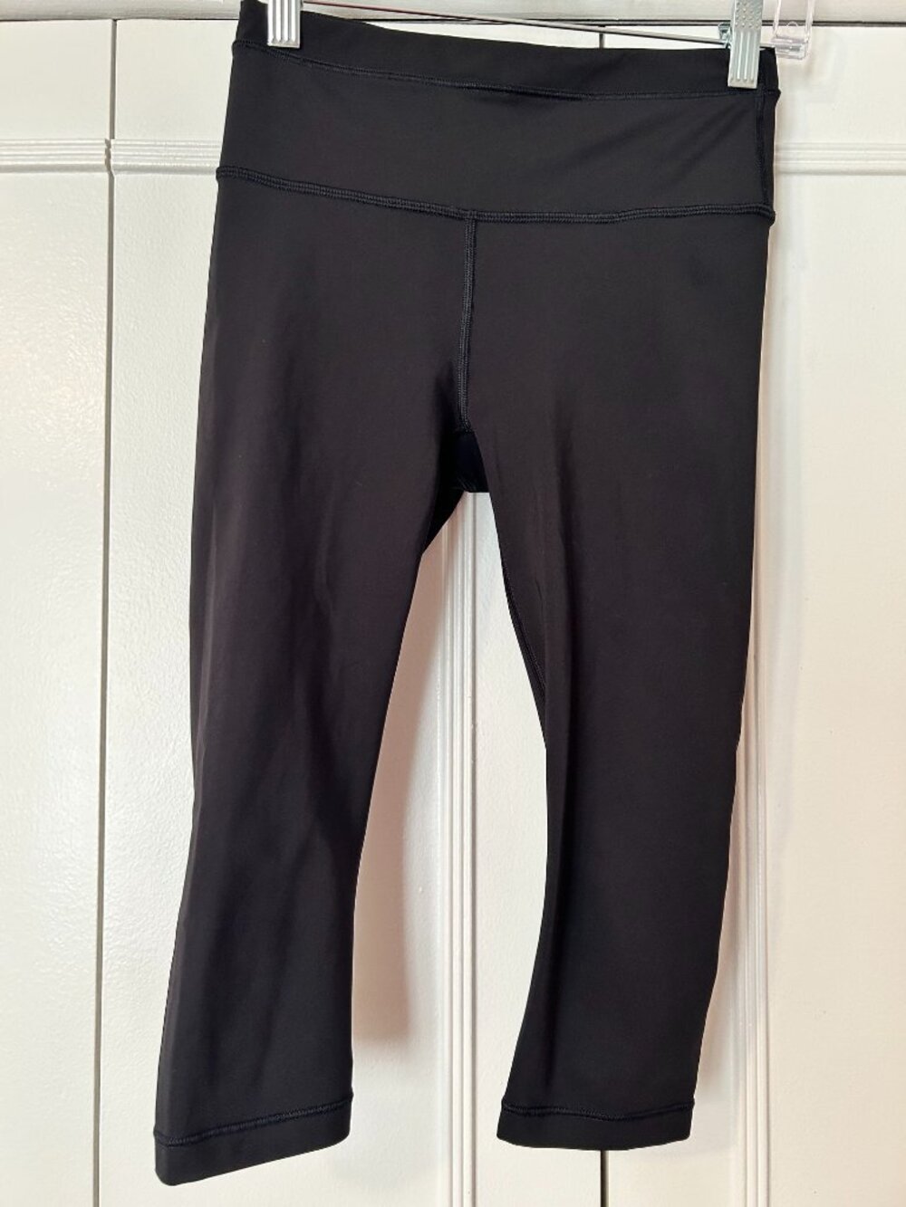 Athleta Black Accelerate Crop Leggings Size XS